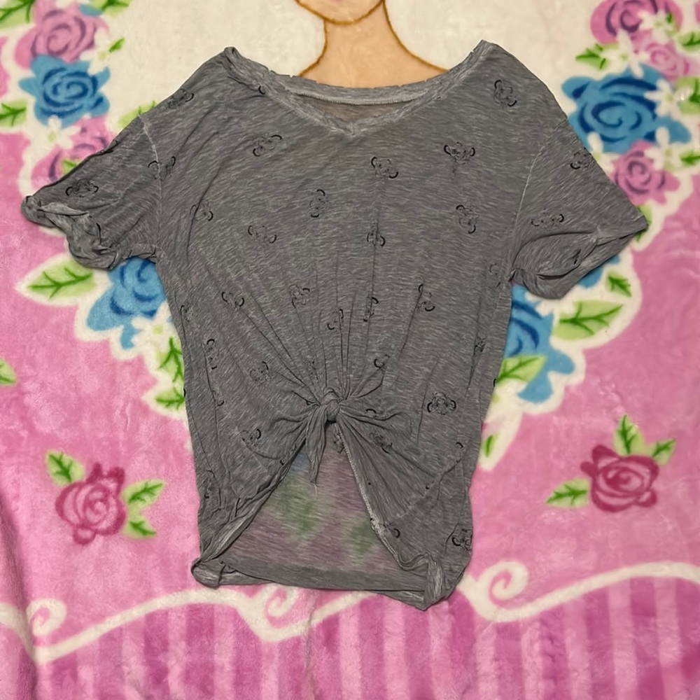 Gray shirt with Simba from the lion king